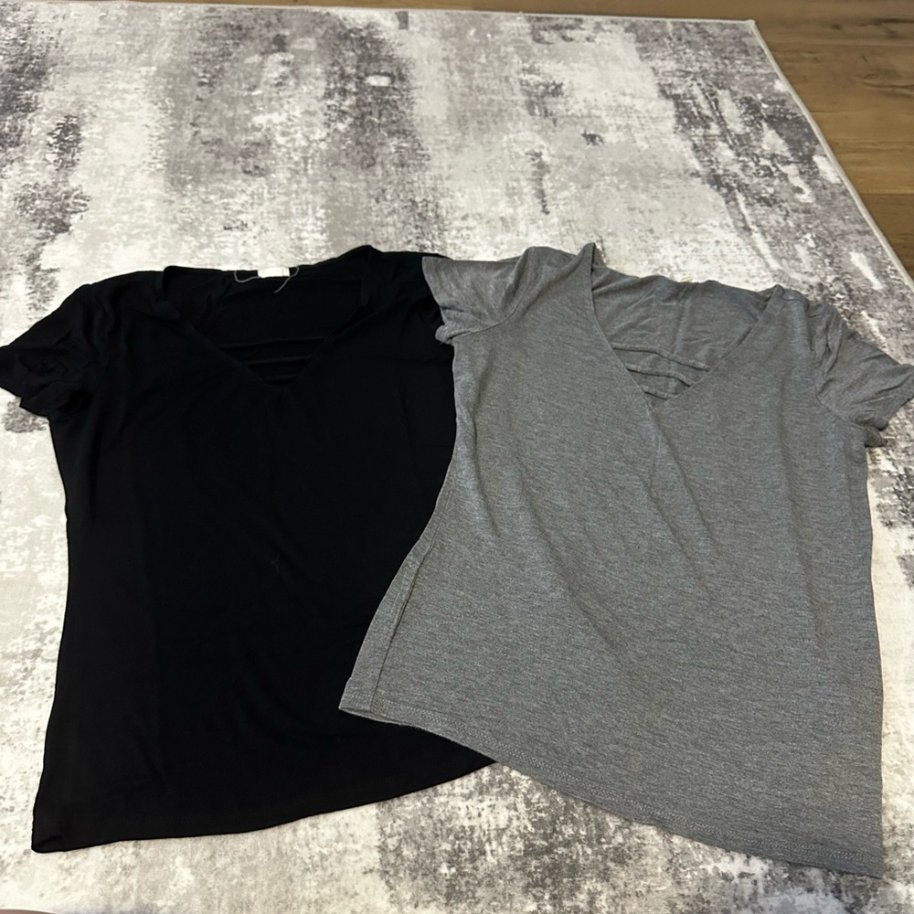 🤍 Gray and Black T-Shirts (2 shirts) 🤍